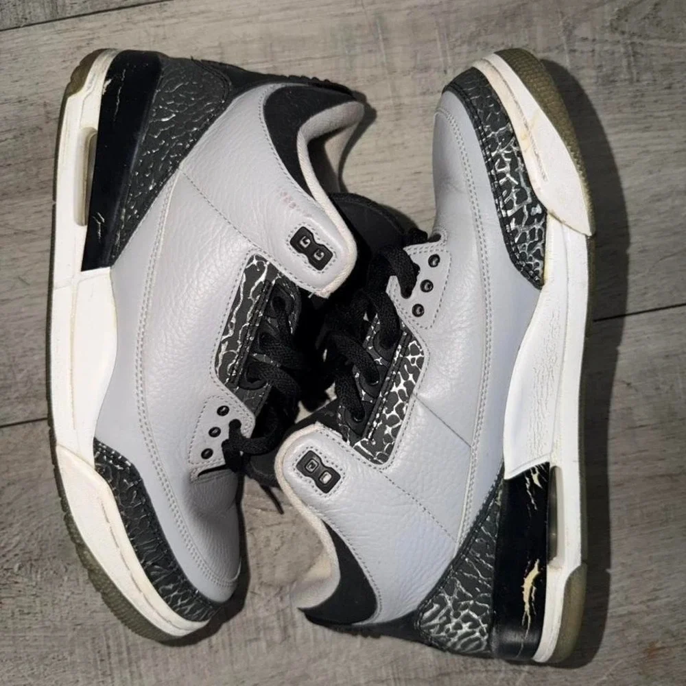 Air Jordan 3 Retro Men's 9.5 Wolf‎ Grey Metallic Silver Black men Size US 10
